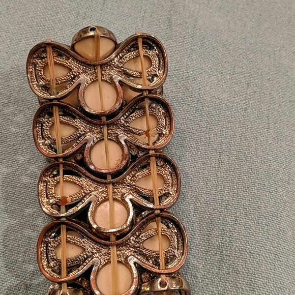 Stretchy cuff bracelet beige/rhinestones - Picture 3 of 6